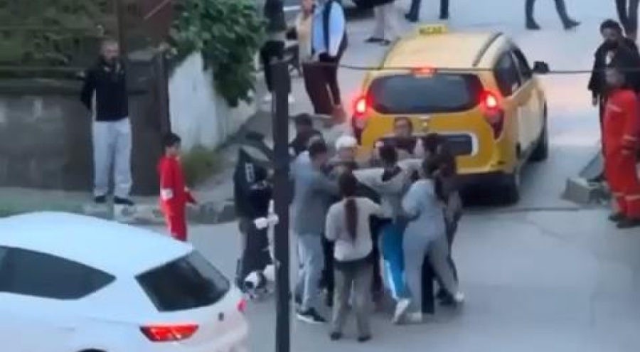 Bursa'da kadınların kavgası cep telefonuyla kaydedildi