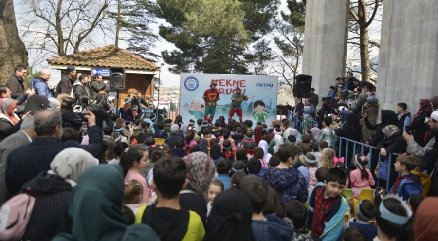 Bursa Yıldırım'da tekne orucu tutan miniklere iftar düzenlendi
