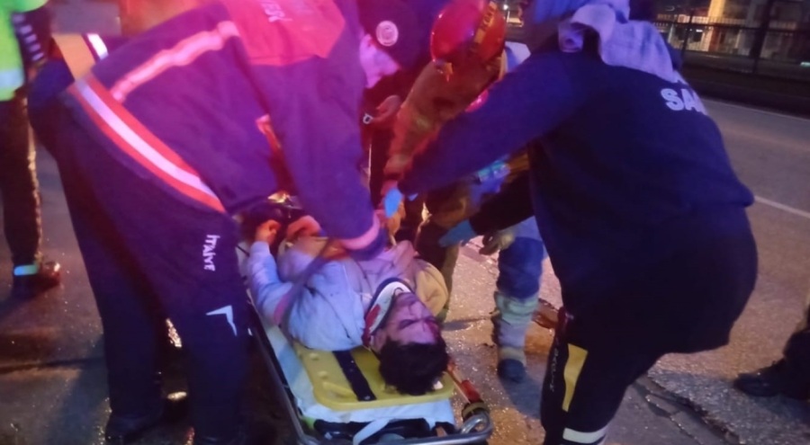 Bursa'da otomobil beton direğe çarptı: 1 kişi ağır yaralandı