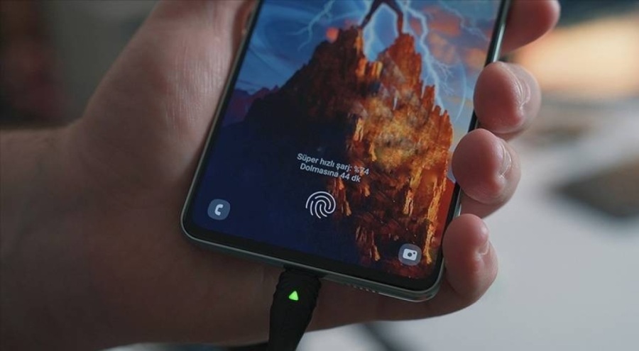 FBI'dan "Halka açık şarj istasyonları kötü amaçlı yazılım bulaştırıyor" açıklaması