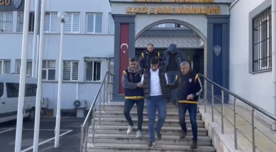 Bursa'da motosiklet hırsızlığı yapan çete polisten kaçamadı