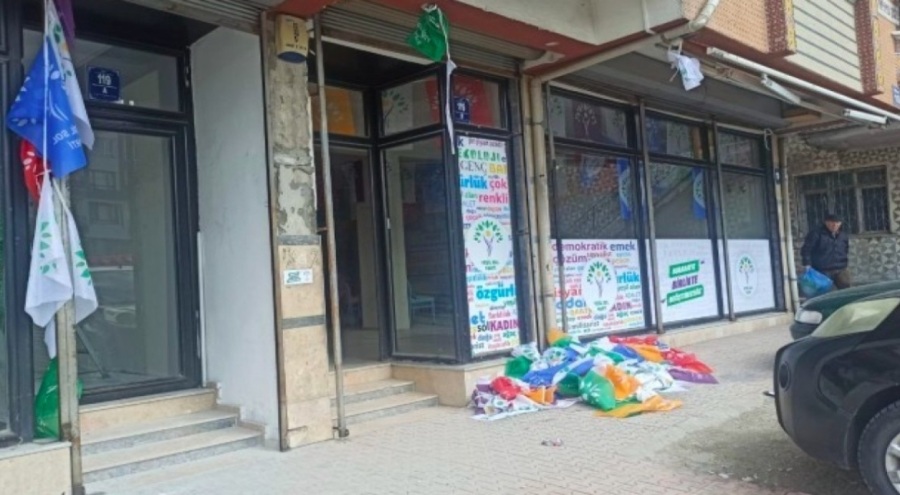 Yeşil Sol Parti'nin Ankara seçim bürosuna da saldırı düzenlendi