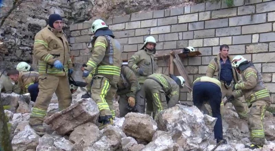 İstanbul'da sağanak surları yıktı: 1 ölü