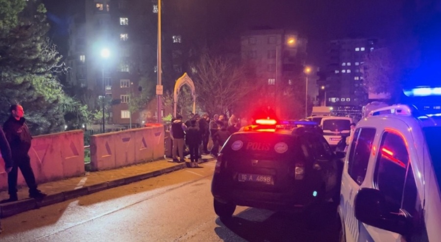 Bursa'da  iftar sonrası alacak verecek kavgası! Yaralılar var...