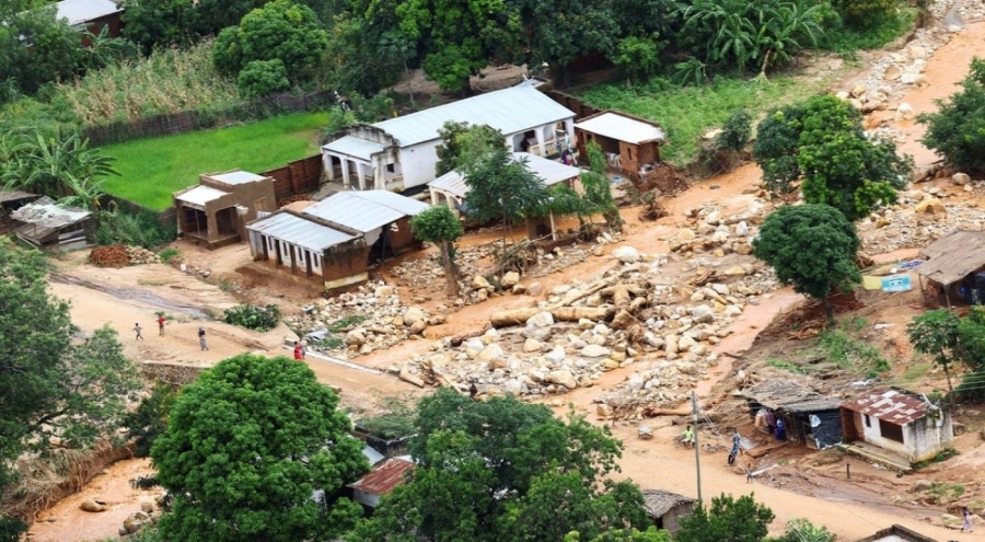 Kasırga ülkeyi yıktı geçti! 1000 kişi öldü, 500 binden fazla kişi evini terk etti