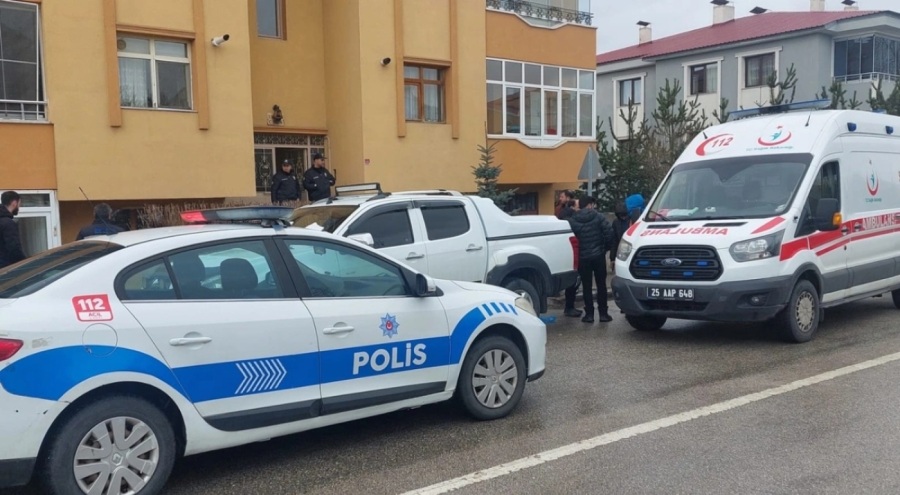 Erzurum'da annesini öldürüp, babasını yaraladı!