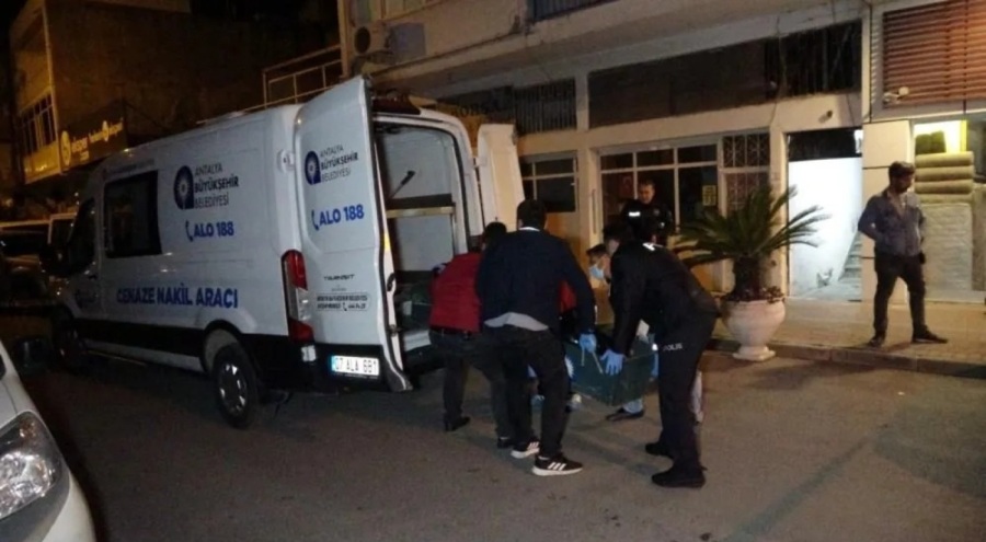 Eski eşinin ihbarıyla evinde tüfekle vurulmuş halde bulundu!