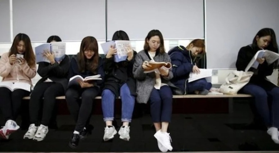 Güney Kore hükümeti gençlere sosyalleşmeleri için aylık 490 dolar verecek