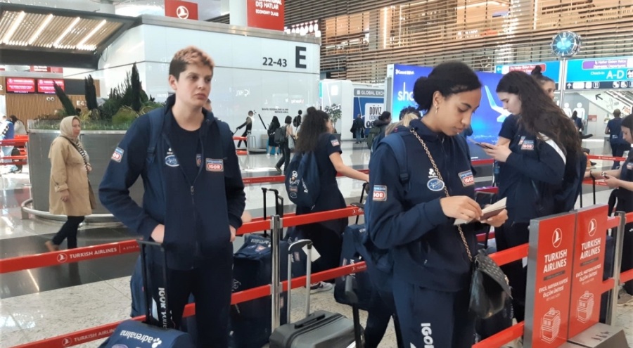 Ebrar Karakurt ve takım arkadaşlarının Türkiye'den acı ayrılışı