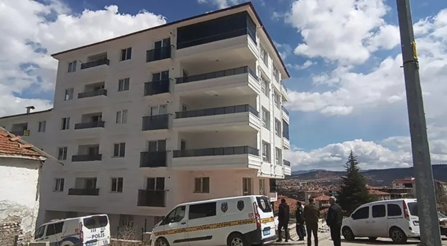Yeni taşındığı evin balkonundan düşüp yaşamını yitirdi