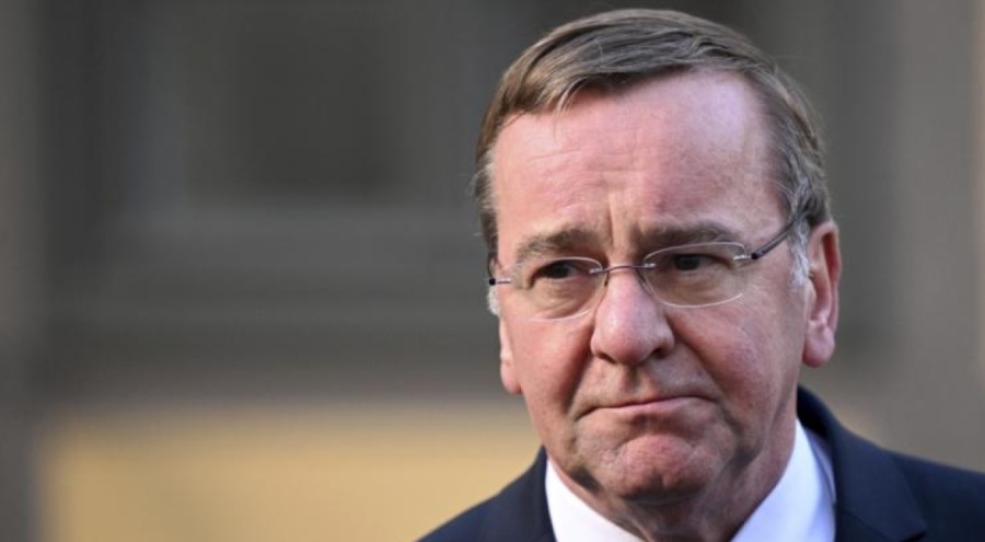 Almanya Savunma Bakanı Macron'u eleştirdi