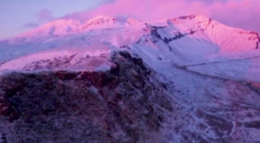 Rusya'da yanardağ patladı