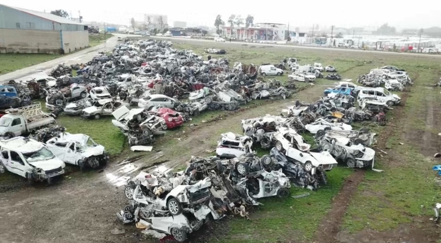 Hatay'da yediemin otoparkı araç mezarlığına döndü