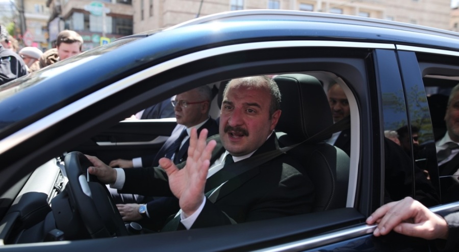 Bakan Varank, seçim çalışmalarını Bursa'da Togg ile başlattı