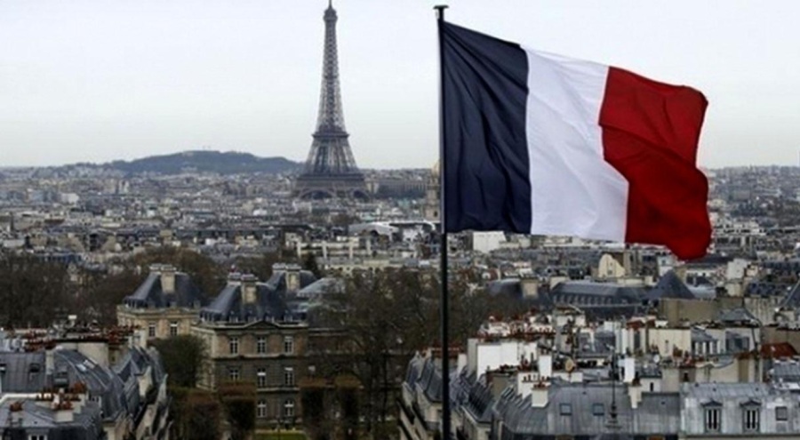 Fransa'da tartışmalı emeklilik reformu onaylandı