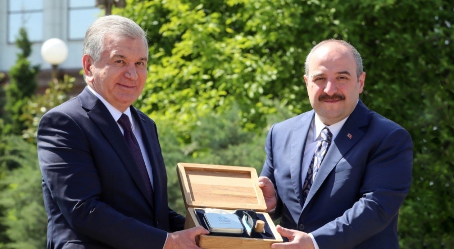 Bakan Varank'tan 'Yadigar Hatıra Bilet' kampanyasına destek