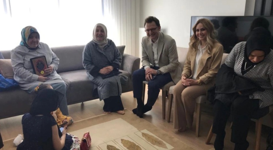 AK Parti İstanbul'da hafta sonu 1 milyon haneyi ziyaret etmeyi hedefliyor