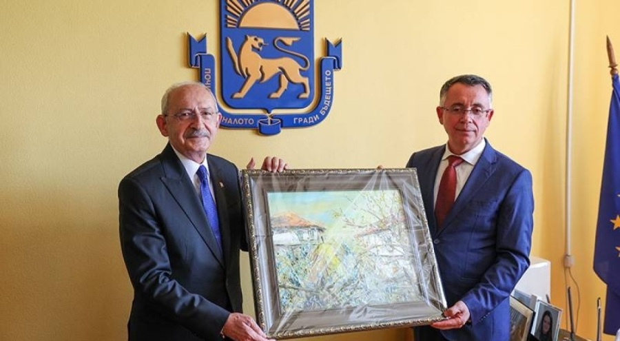 Kılıçdaroğlu, Bulgaristan'da Hak ve Özgürlükler Hareketi Genel Başkanı Karadayı ile görüştü