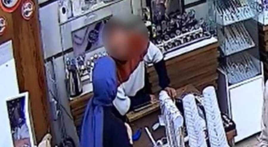 Yalova'da arkadaşının çaldığı saati mağazaya geri getirdi