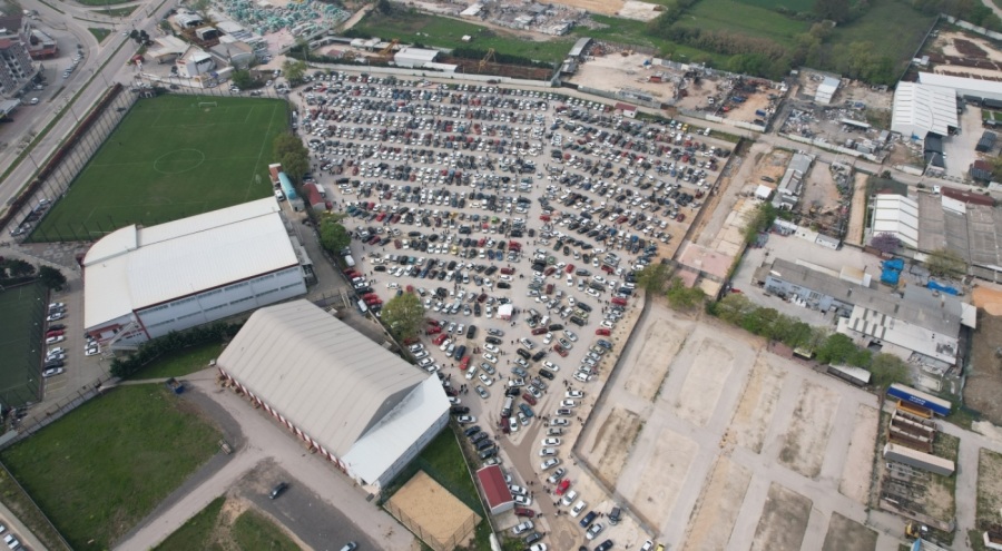 Ramazan Bayramı öncesi Bursa'da oto pazarı hareketlendi