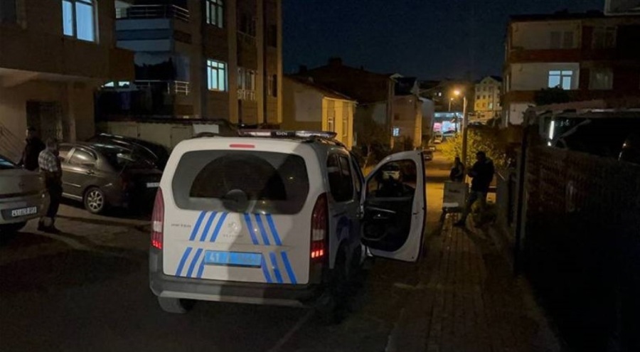 Adrese sipariş götüren kurye, kapıda tüfekle vuruldu