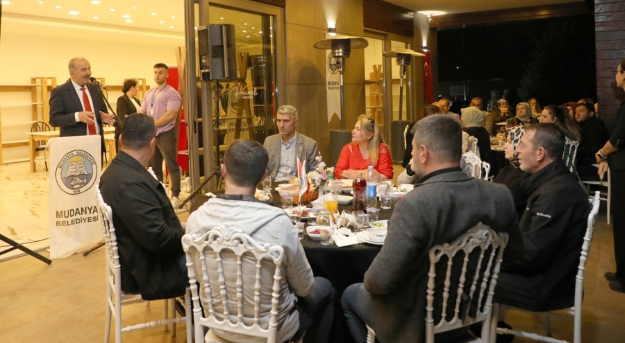 Bursa Mudanya Belediyesi muhtarları iftarda konuk etti
