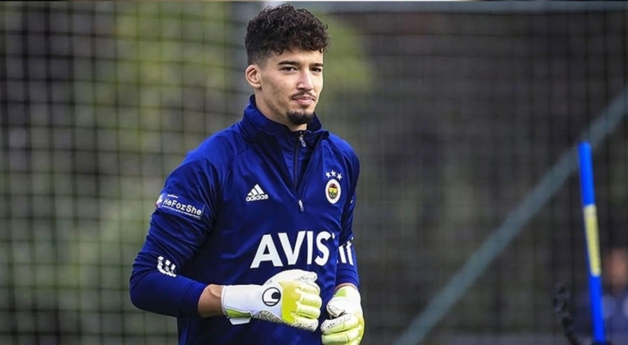 Fenerbahçe'ye Altay Bayındır'dan kötü haber