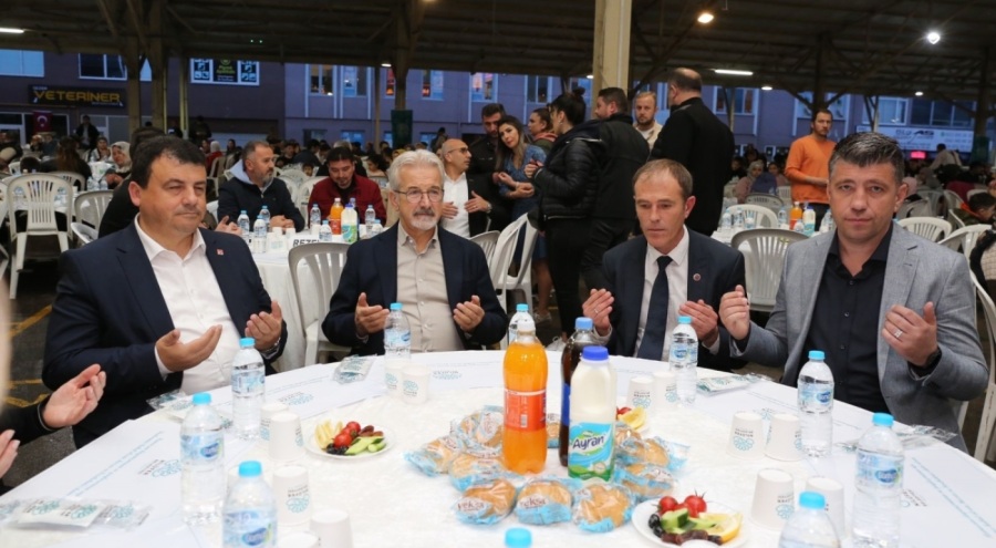 Bursa Nilüfer'de yüzlerce kişi iftarda buluştu