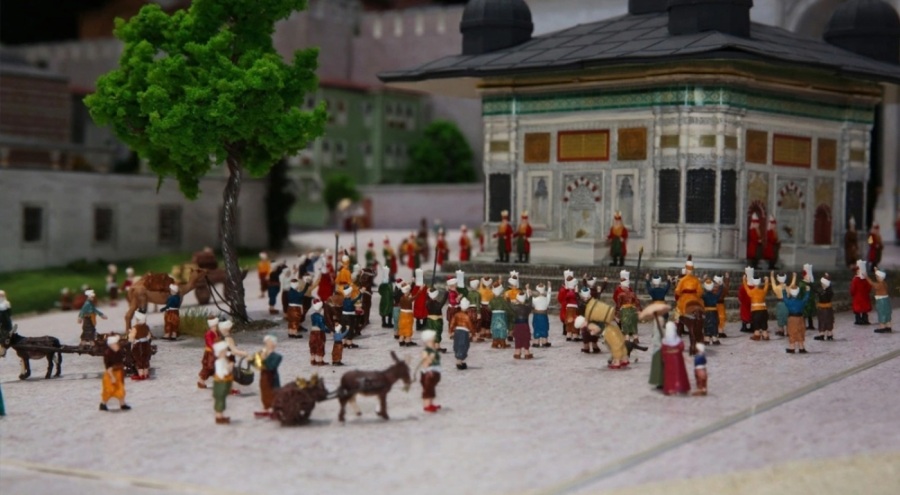 400 yıllık tarih hareketli model sergide meraklılarıyla buluştu