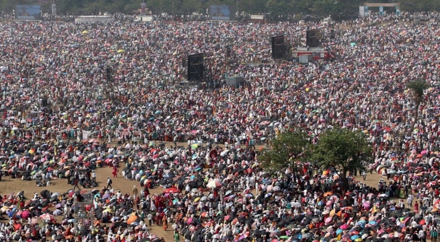 Ödül töreninde sıcaktan 12 kişi hayatını kaybetti