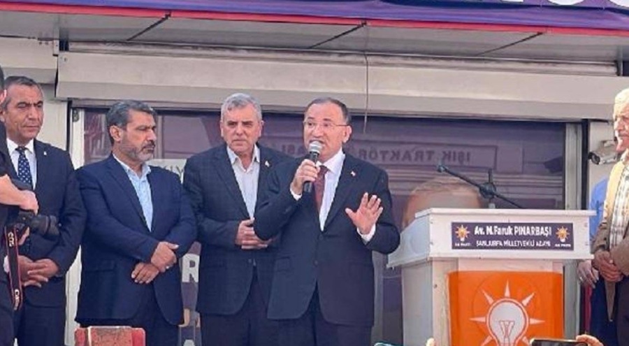 Bakan Bozdağ: Hayvanların dahi gezemediği yerlerde şimdi halaylar çekiliyor