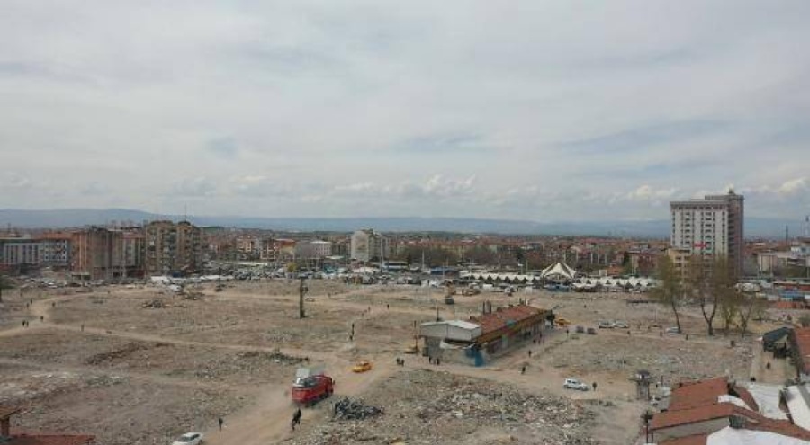 Malatya'da enkaz kaldırma çalışmaları sürüyor