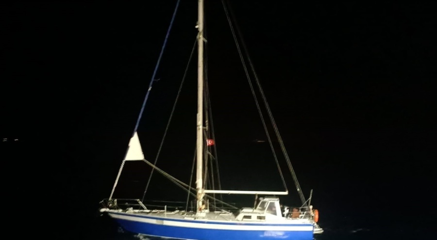 İzmir Karaburun'da 56 göçmen yakalandı