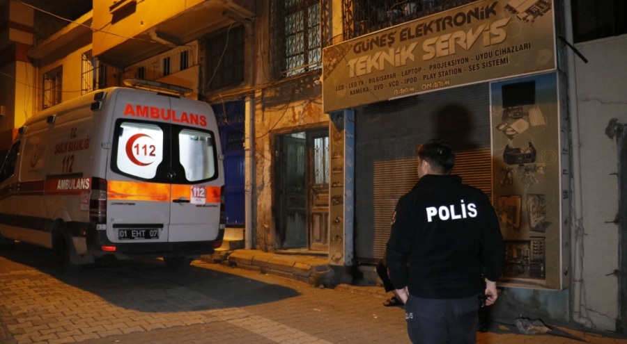 Adana'da kötü kokular gelen evden ceset çıktı