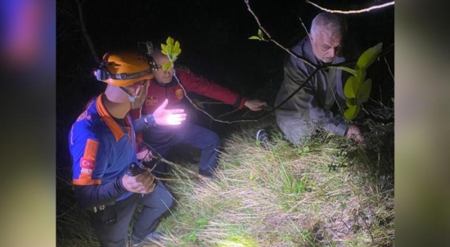 Kontrolden çıkan araç 60 metreden denize devrildi