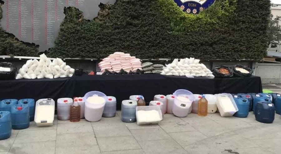 İstanbul'da ton 205 kilo uyuşturucu ele geçirildi