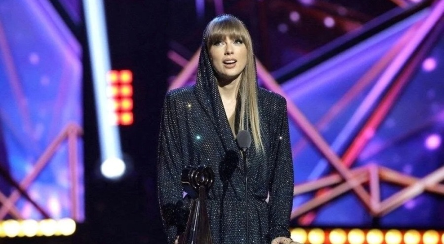 Taylor Swift, William Shakespeare ile karşılaştırıldı: O gerçek bir şair