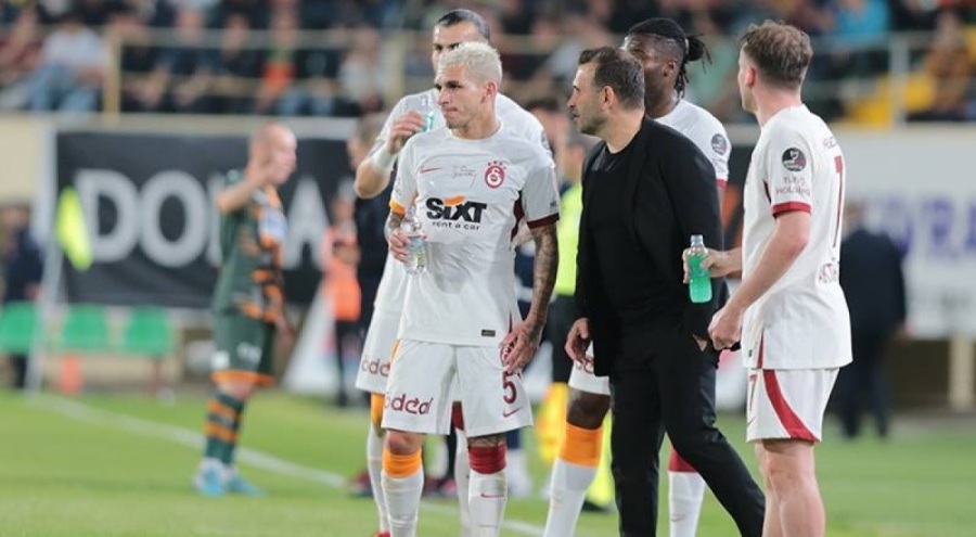 Galatasaray teknik direktörü Okan Buruk tarihe geçti