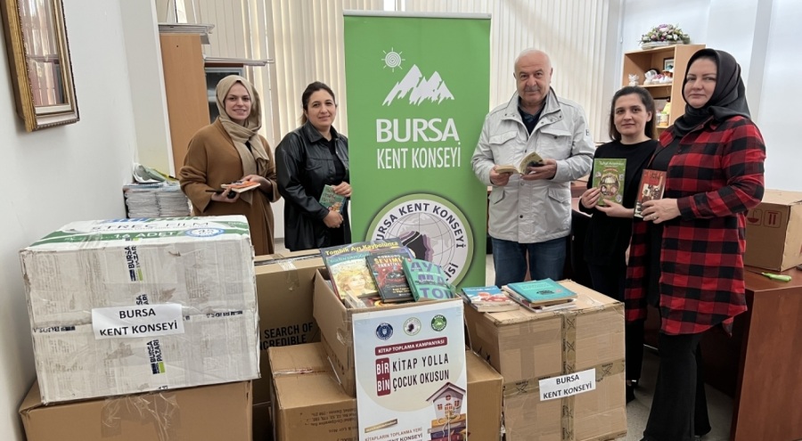 Bursa Kadın Meclisi'nden depremzede çocuklara kitap desteği