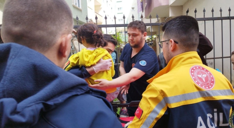 Bursa'da oyun oynarken 10 yaşındaki çocuğun çenesine demir korkuluk saplandı