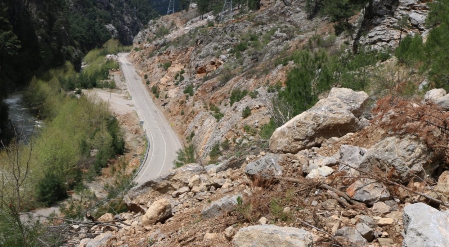 4 öğretmenin öldüğü bölgede, kayalar için harekete geçildi