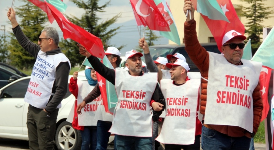 Terlik fabrikasından çıkarılan işçilerden eylem