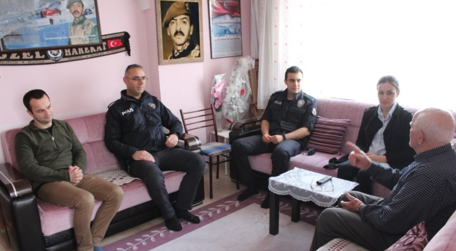 Emniyet teşkilatından şehit ailelerine bayram ziyareti
