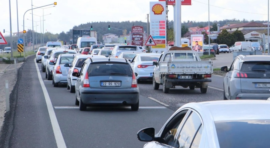 Yollarda bayram trafiği başladı!