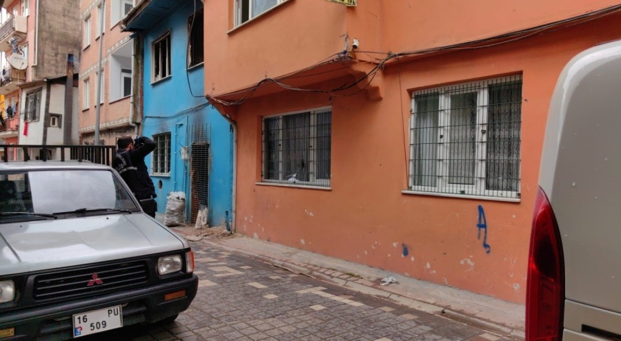 Bursa'da sokakta karşılaştıkları adamı hem tüfekle hem de tabancayla vurdular