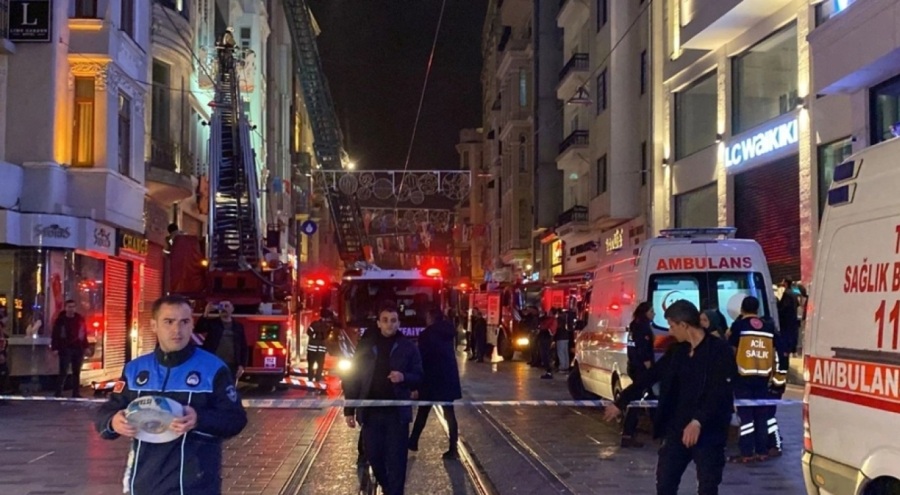 İstiklal Caddesi'nde yangın!