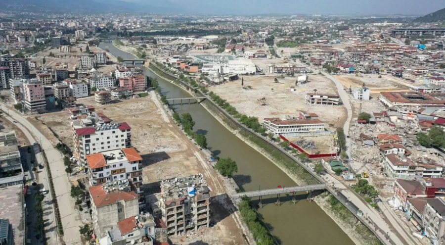 Türkiye'nin buruk bayramı: El öpecek kimsemiz yok