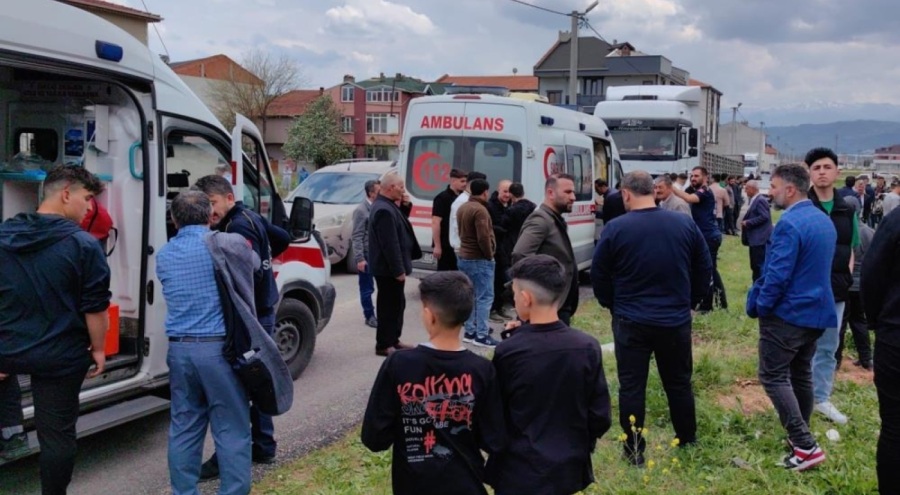 Bursa'da gençler bayramlaşma sırasında kavga çıkardı: 10 kişi yaralandı