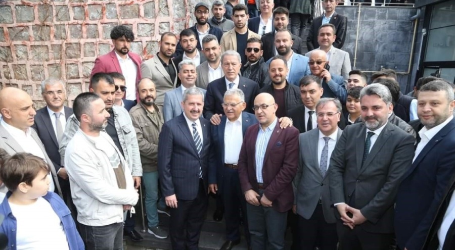 Bakan Akar: Teröristler kan ağlıyor