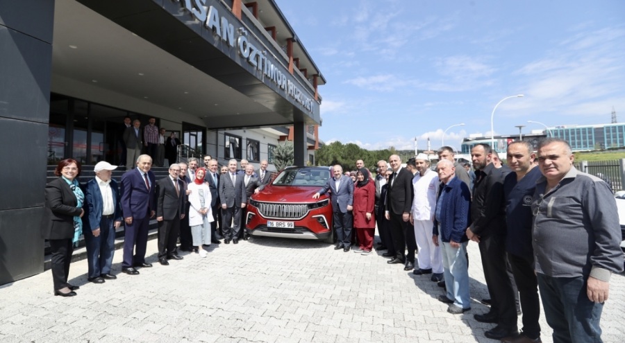 Varank, Bursa'da huzurevini ziyaret etti
